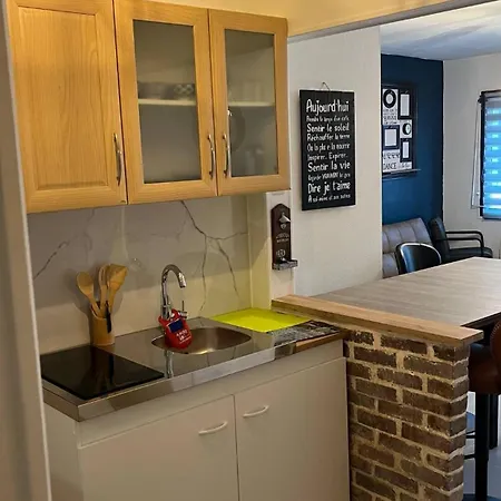 Joli F1 Plein Centre De La Royale D Eu *